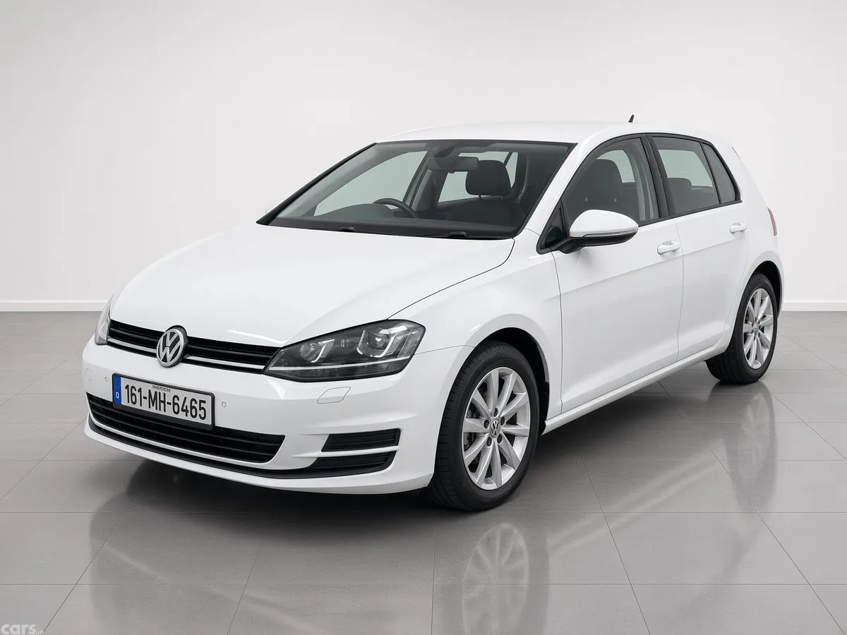 Volkswagen Golf Hatchback, Petrol, 2016, White