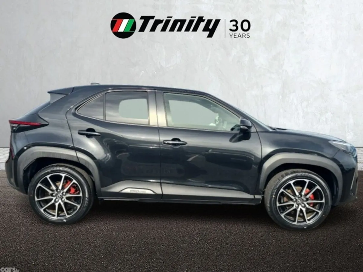 Toyota Yaris Cross SUV, Petrol Hybrid, 2023, Black
