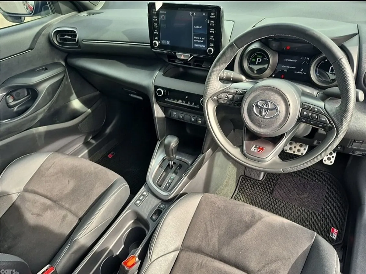 Toyota Yaris Cross SUV, Petrol Hybrid, 2023, Black
