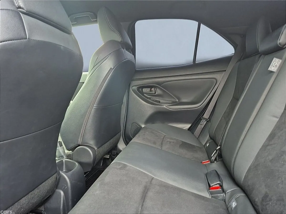 Toyota Yaris Cross SUV, Petrol Hybrid, 2023, Black