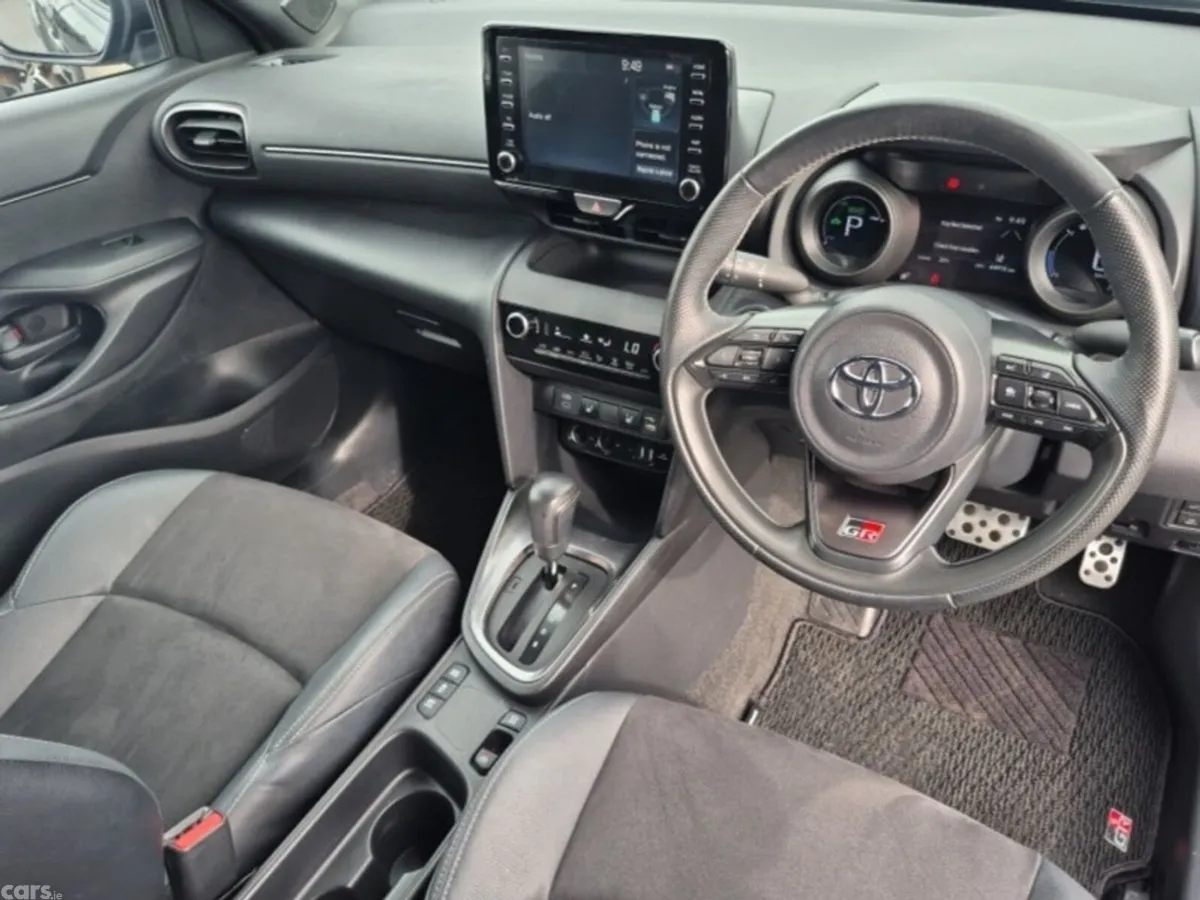 Toyota Yaris Cross SUV, Petrol Hybrid, 2023, Black