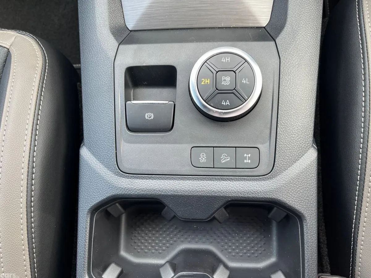Volkswagen Amarok Pick Up, Diesel, 2026, White