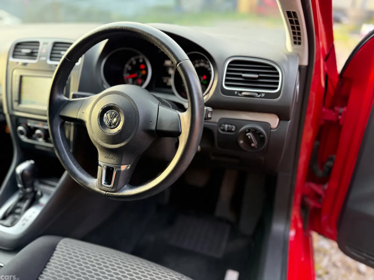 Volkswagen Golf Hatchback, Petrol, 2013, Red