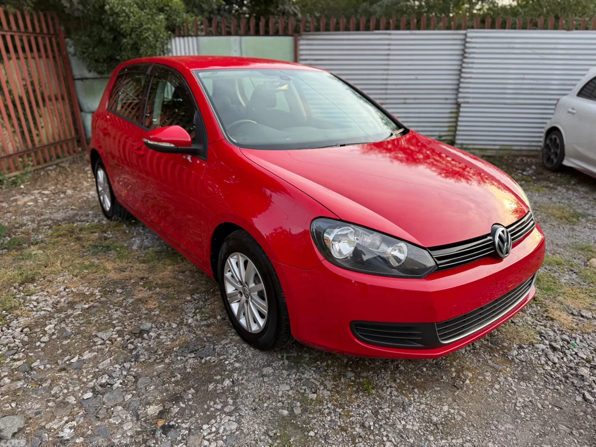 Volkswagen Golf Hatchback, Petrol, 2013, Red