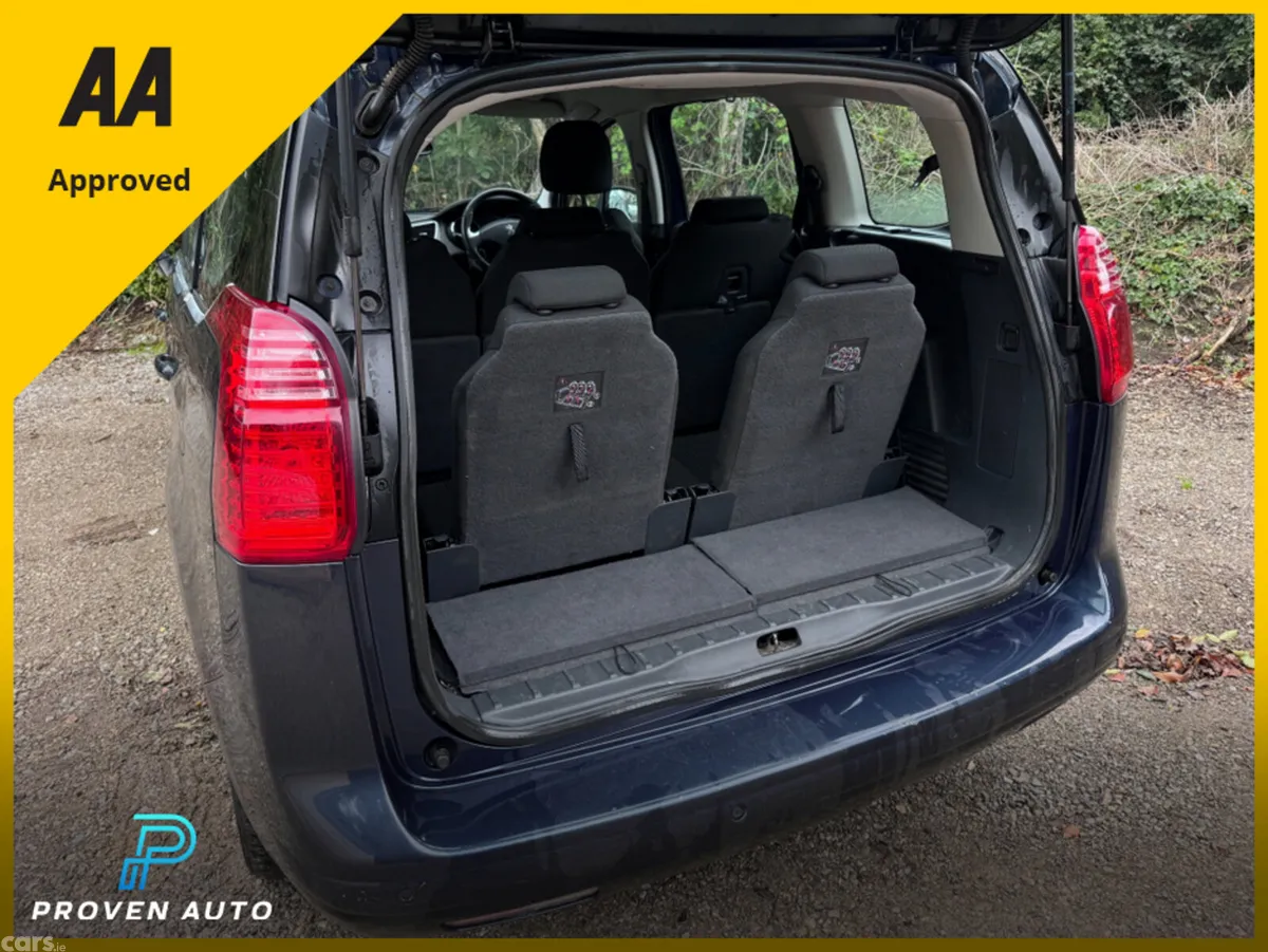 Peugeot 5008 MPV, Diesel, 2015, Blue