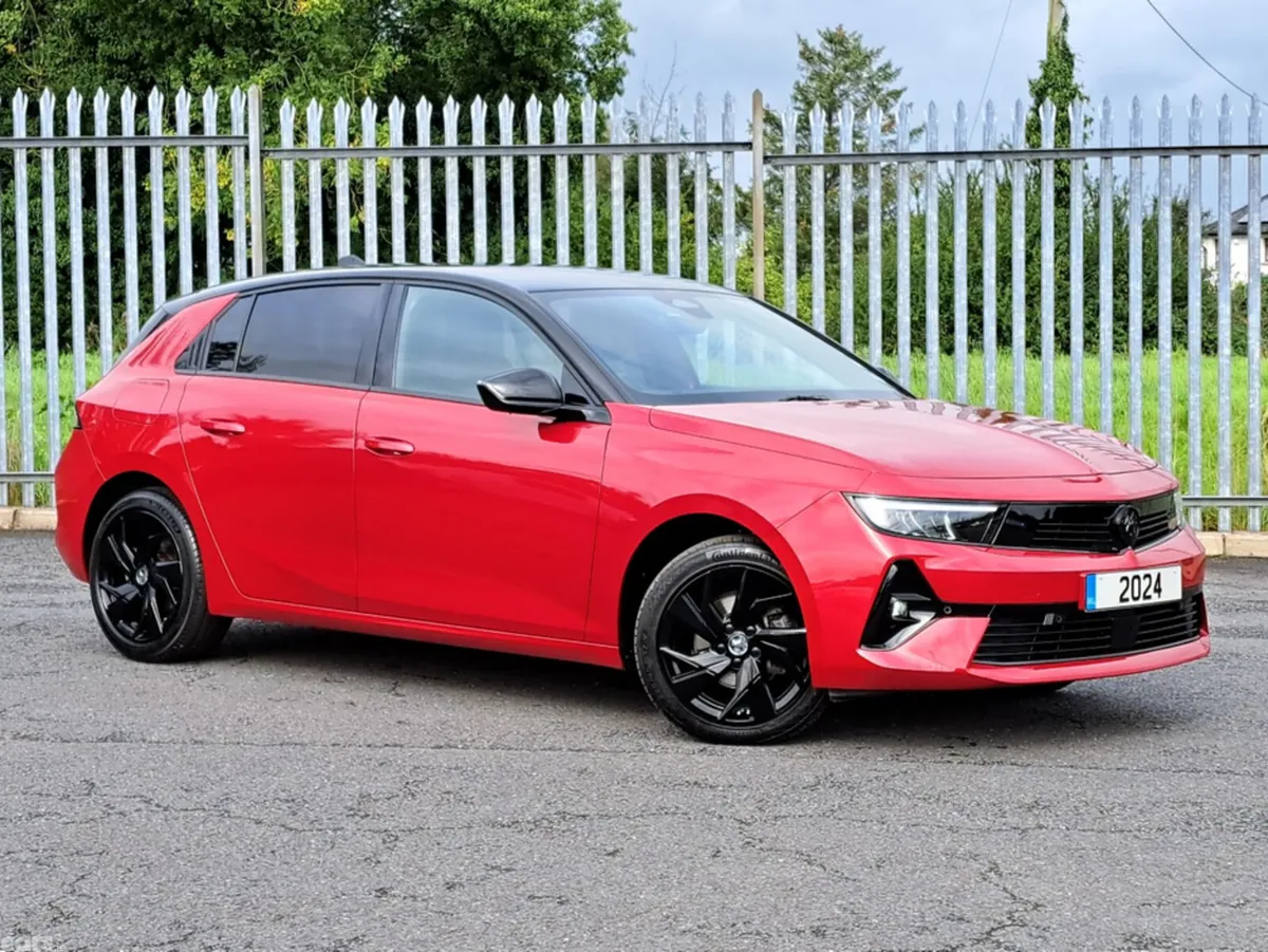 Opel Astra Hatchback, Petrol, 2024, Red