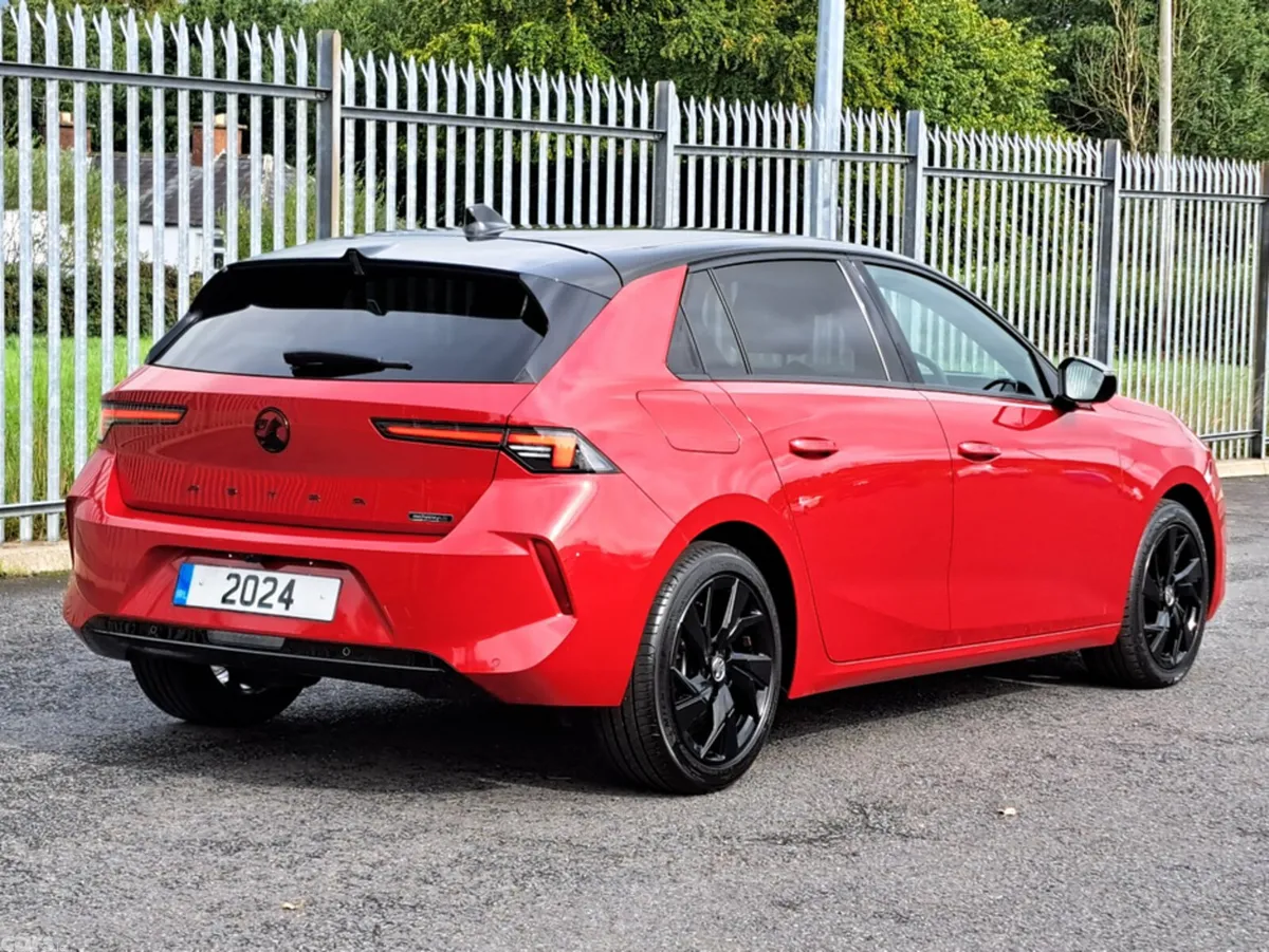 Opel Astra Hatchback, Petrol, 2024, Red