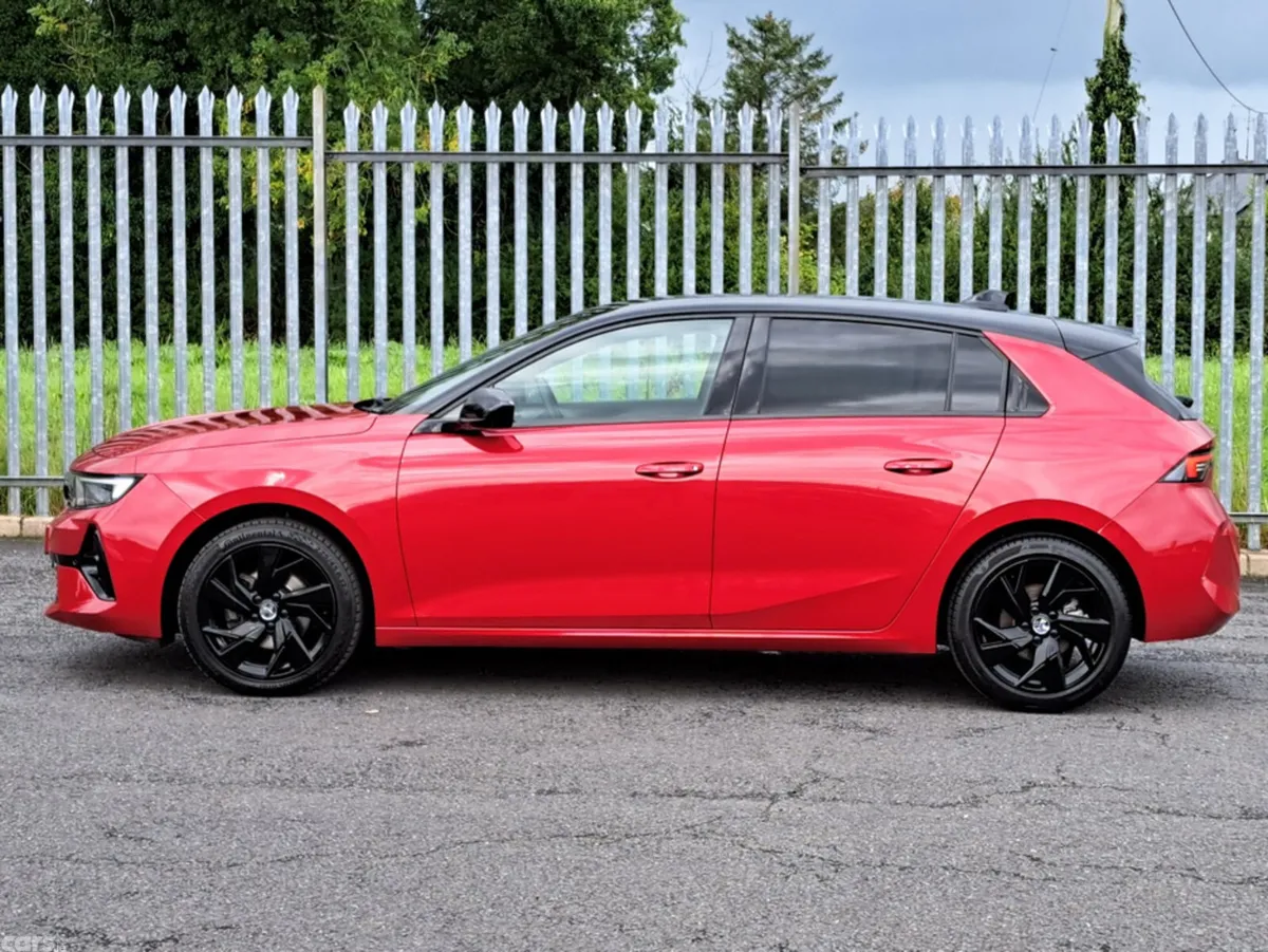 Opel Astra Hatchback, Petrol, 2024, Red