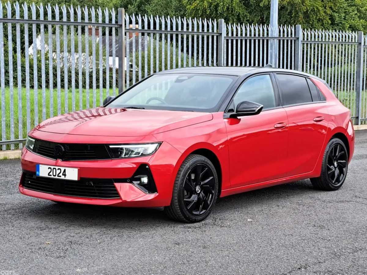 Opel Astra Hatchback, Petrol, 2024, Red
