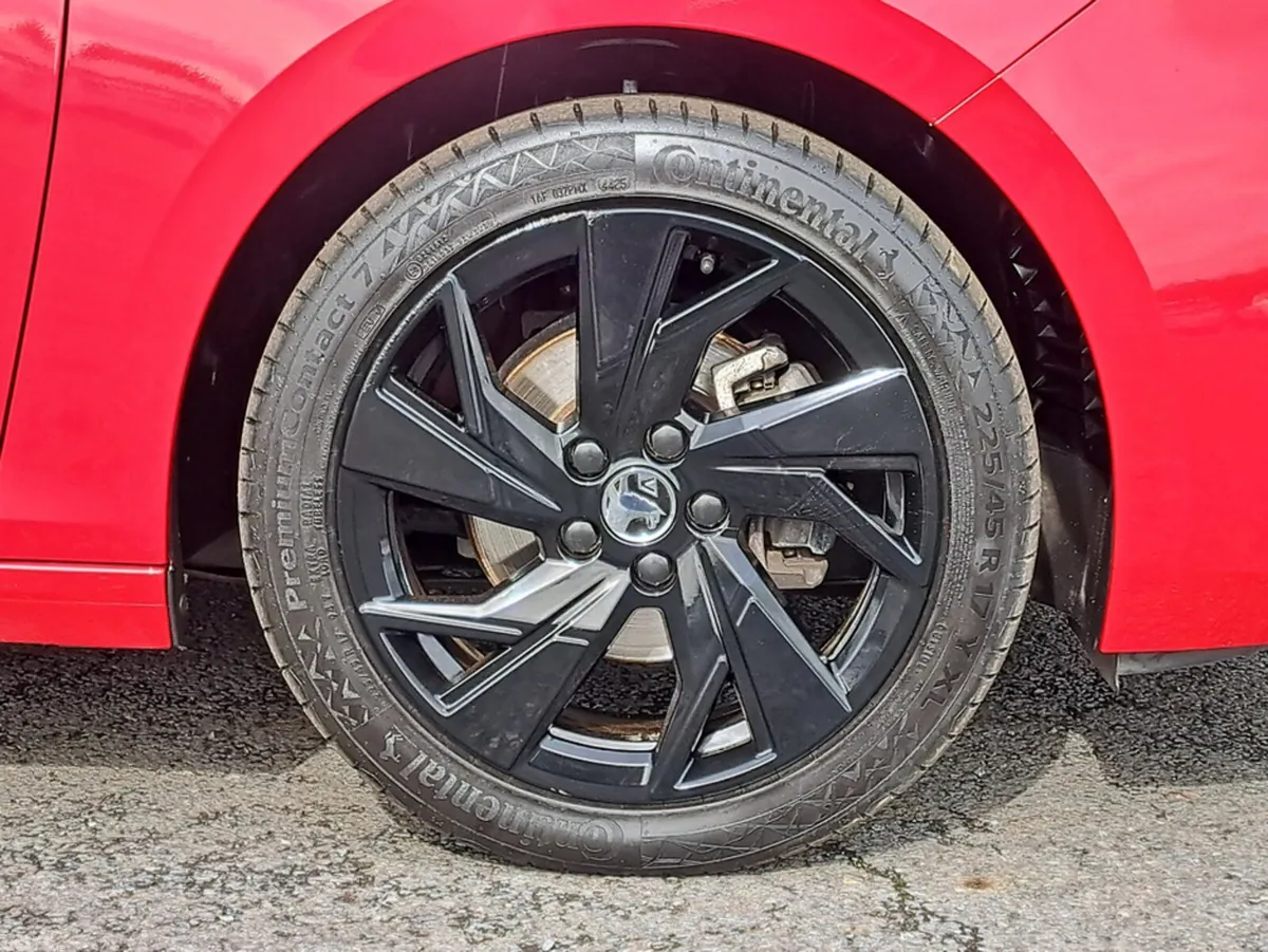 Opel Astra Hatchback, Petrol, 2024, Red