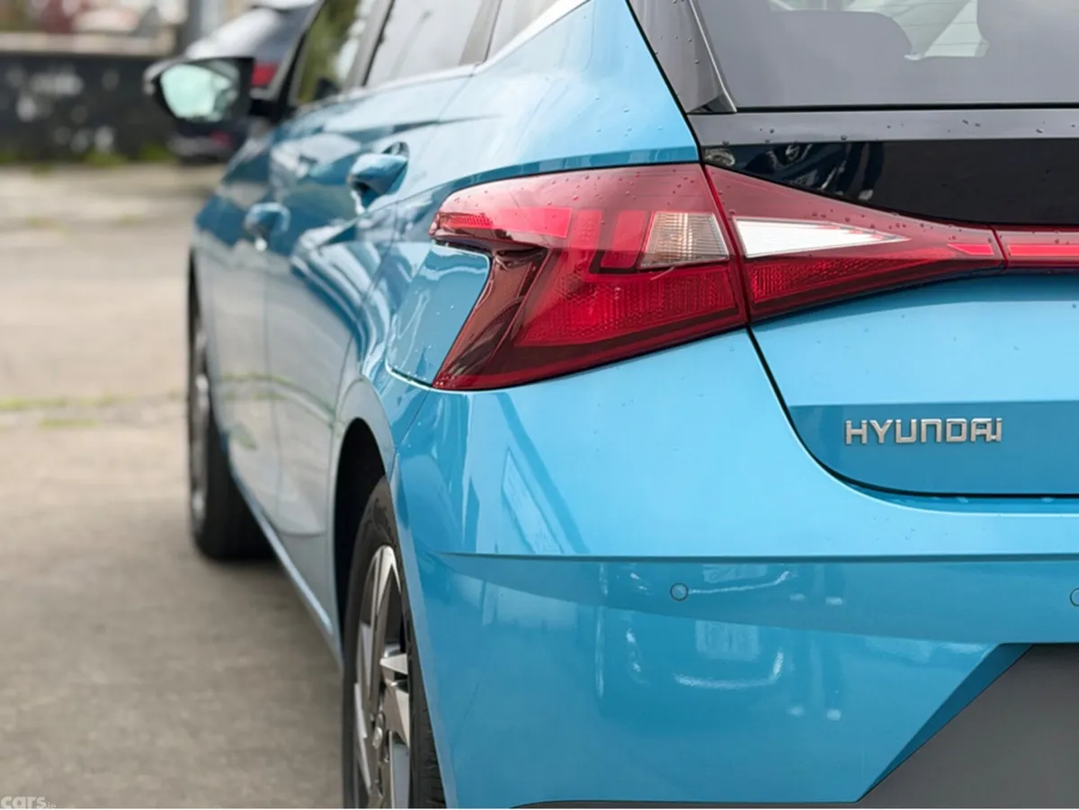Hyundai i20 Hatchback, Petrol, 2022, Blue