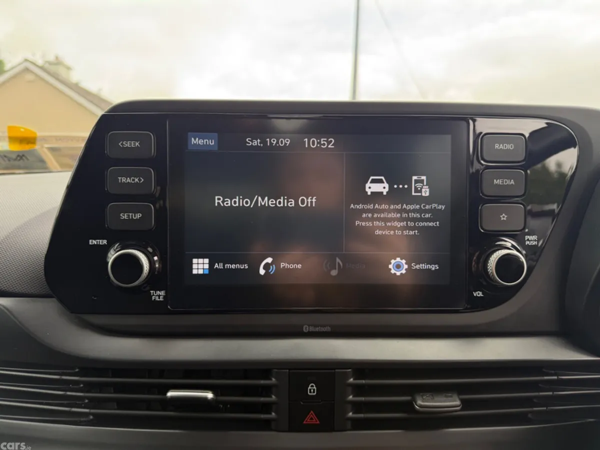 Hyundai i20 Hatchback, Petrol, 2022, Blue
