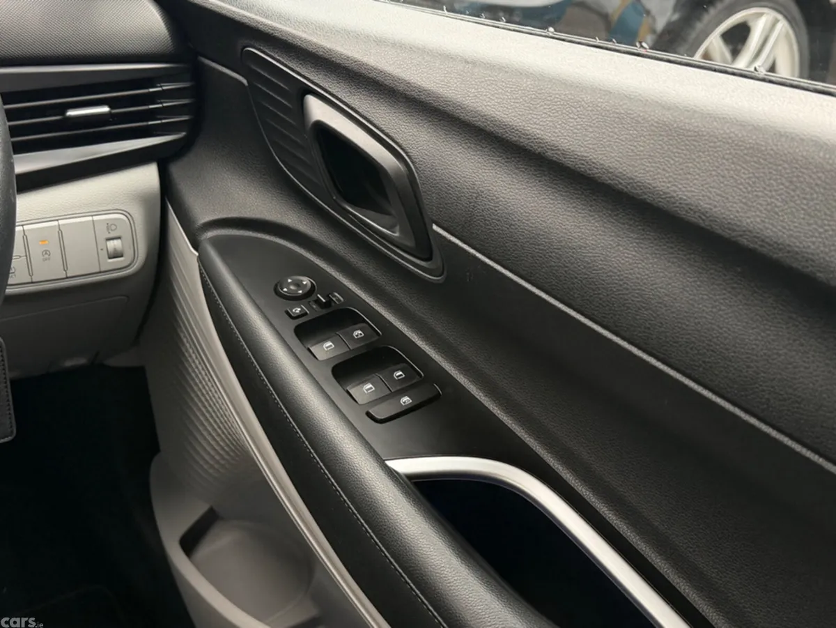 Hyundai i20 Hatchback, Petrol, 2022, Blue