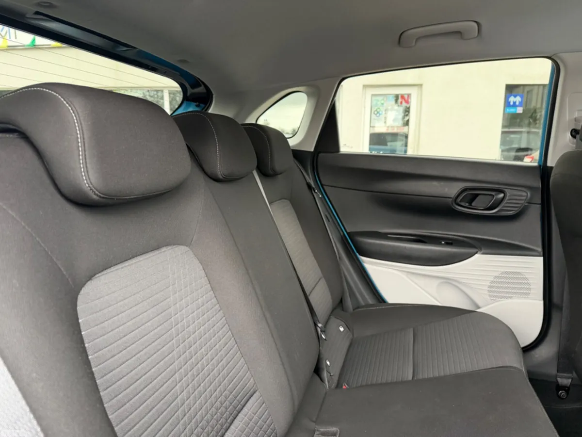 Hyundai i20 Hatchback, Petrol, 2022, Blue