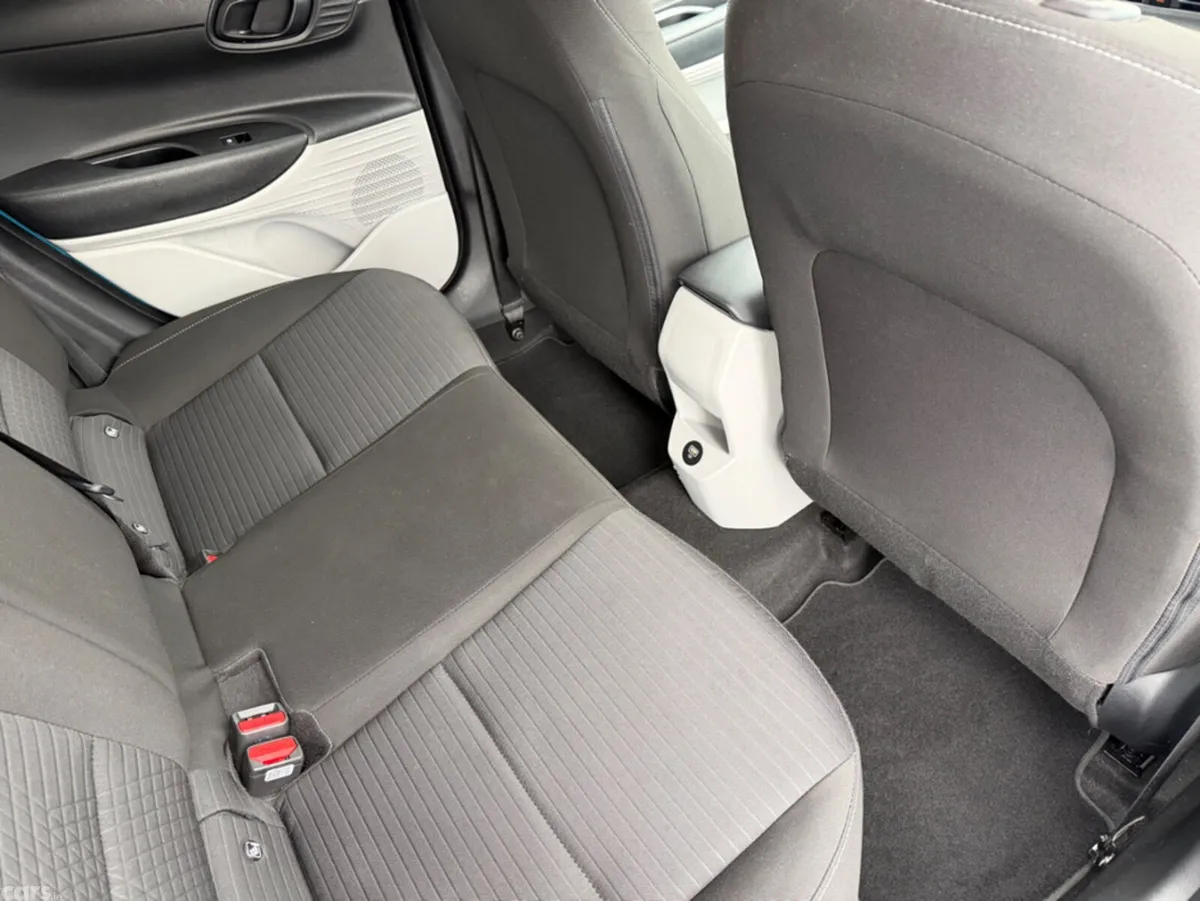 Hyundai i20 Hatchback, Petrol, 2022, Blue