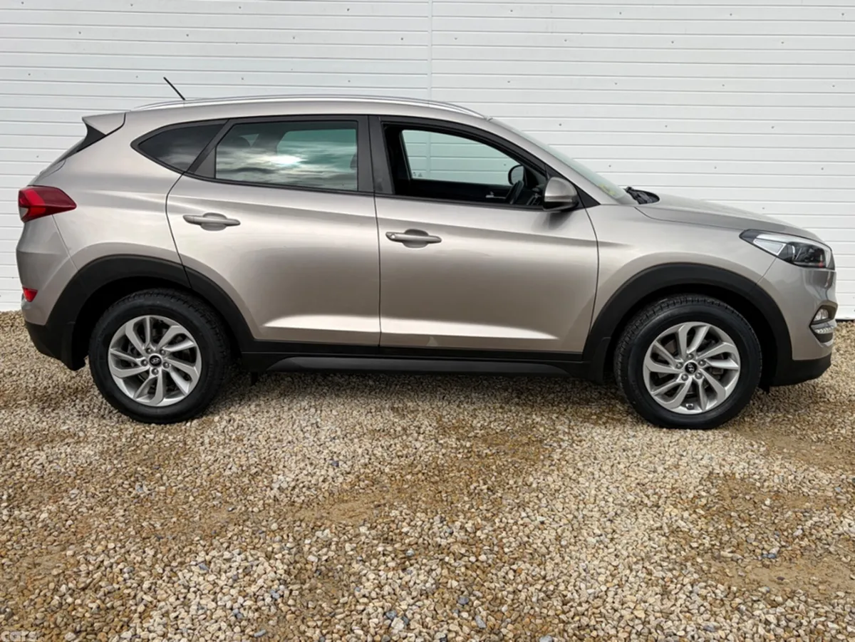 Hyundai Tucson MPV, Diesel, 2018, White