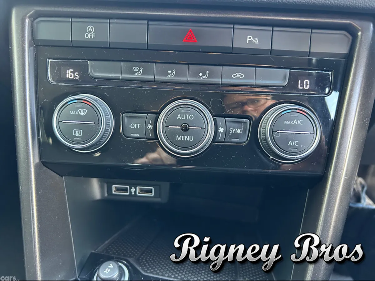 Volkswagen T-Roc Hatchback, Diesel, 2019, White
