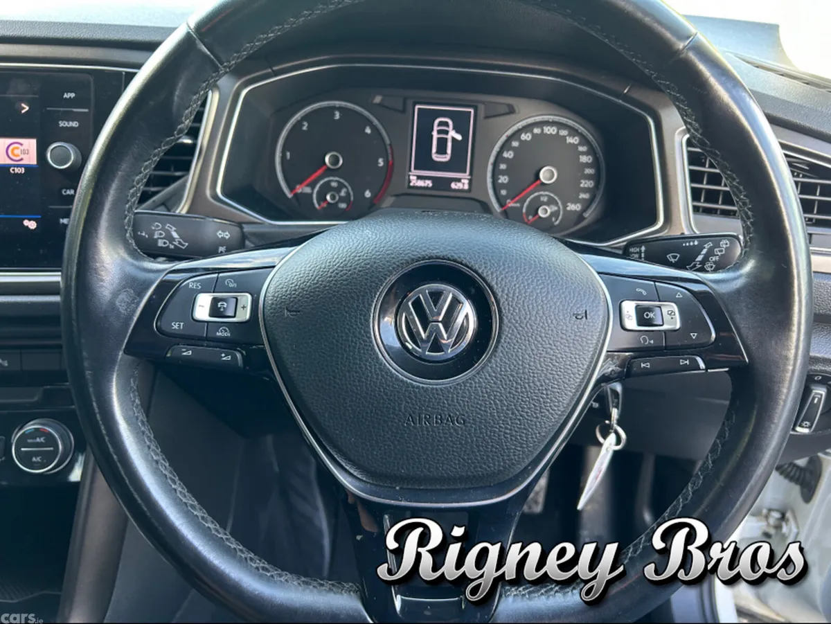 Volkswagen T-Roc Hatchback, Diesel, 2019, White