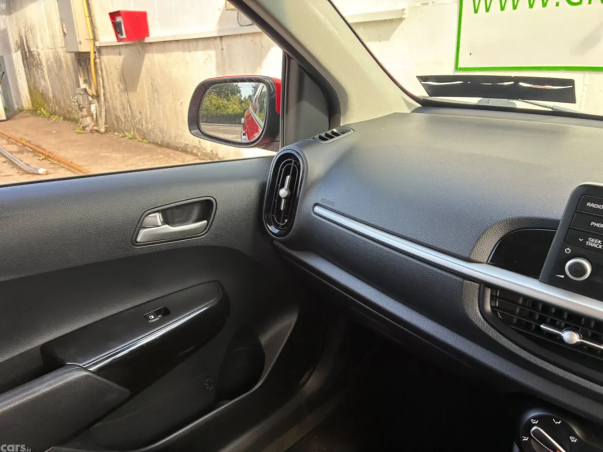 Kia Picanto Hatchback, Petrol, 2019, Red