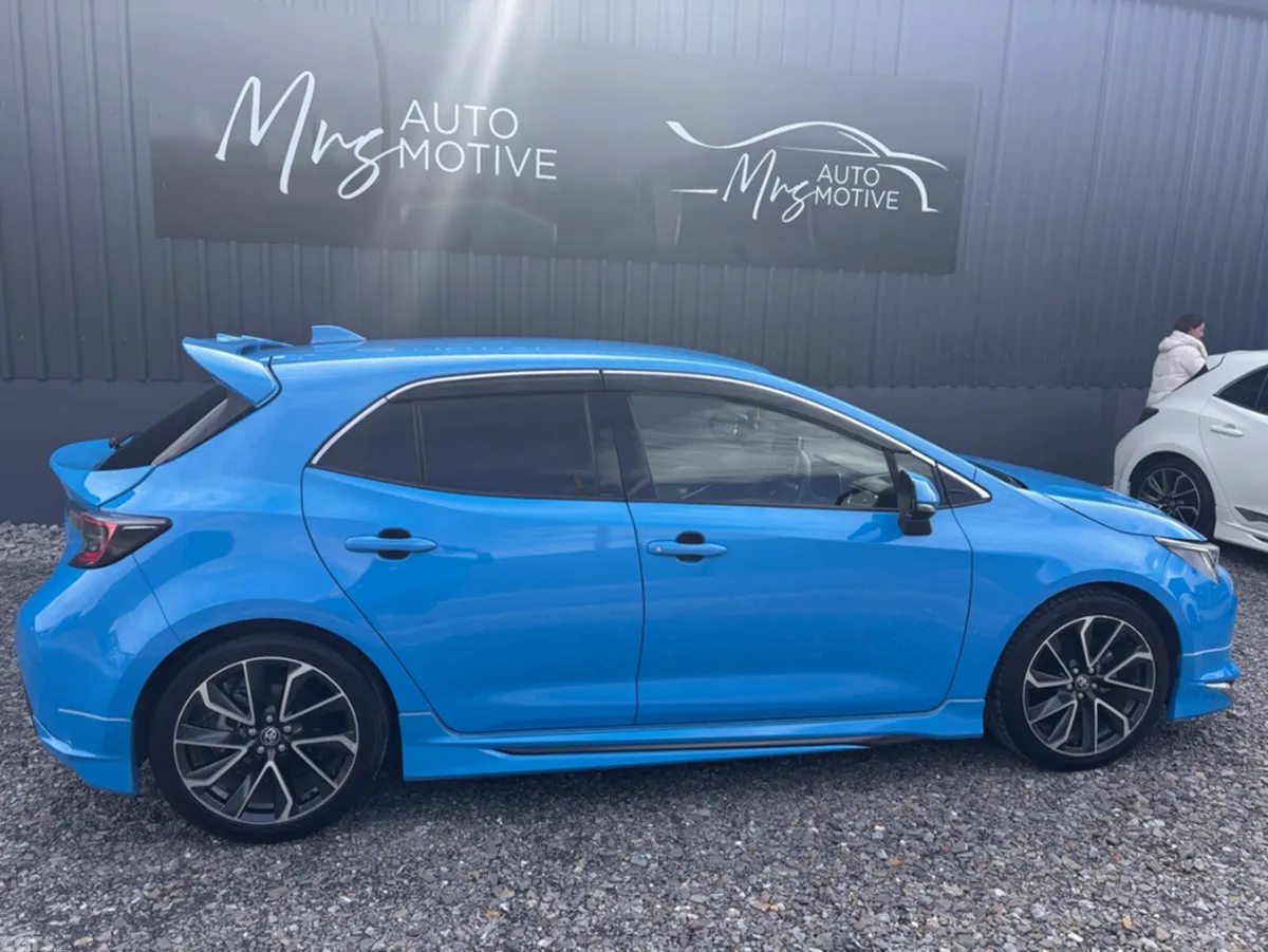 Toyota Corolla Hatchback, Petrol Hybrid, 2020, Blue
