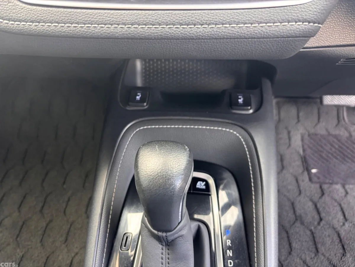 Toyota Corolla Hatchback, Petrol Hybrid, 2020, Blue