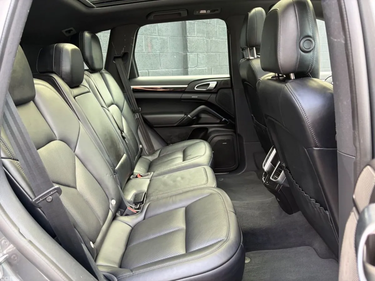Porsche Cayenne SUV, Petrol Plug-in Hybrid, 2017, Grey