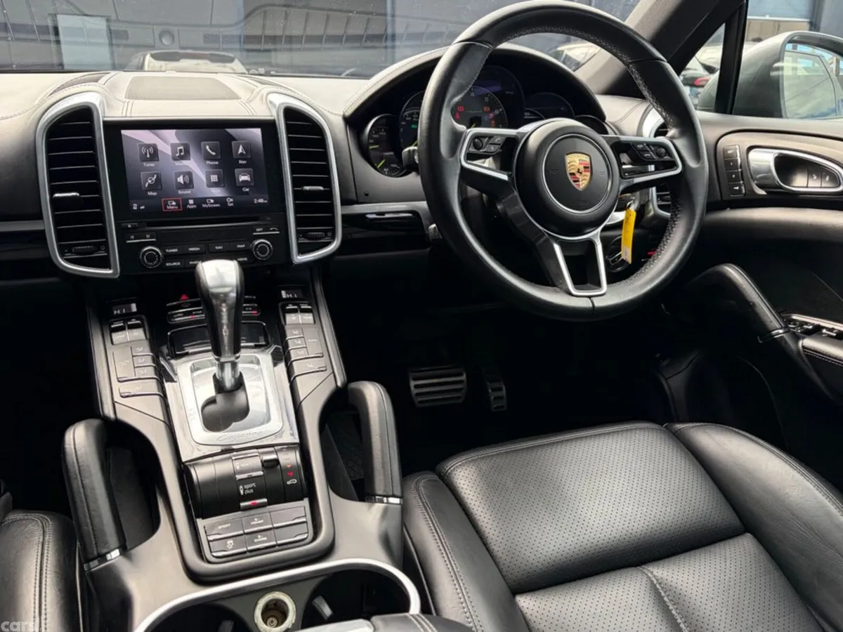 Porsche Cayenne SUV, Petrol Plug-in Hybrid, 2017, Grey