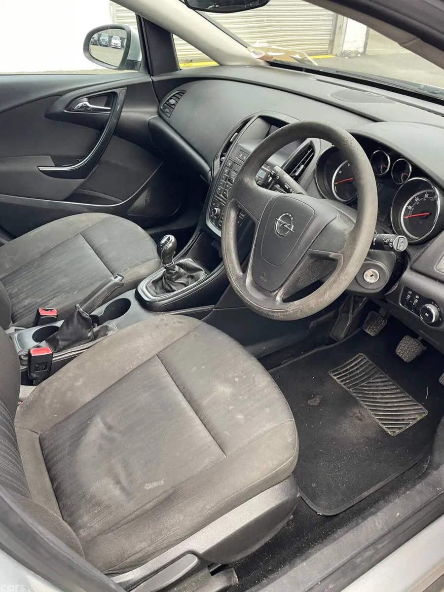 Vauxhall Astra Hatchback, Diesel, 2012, Silver