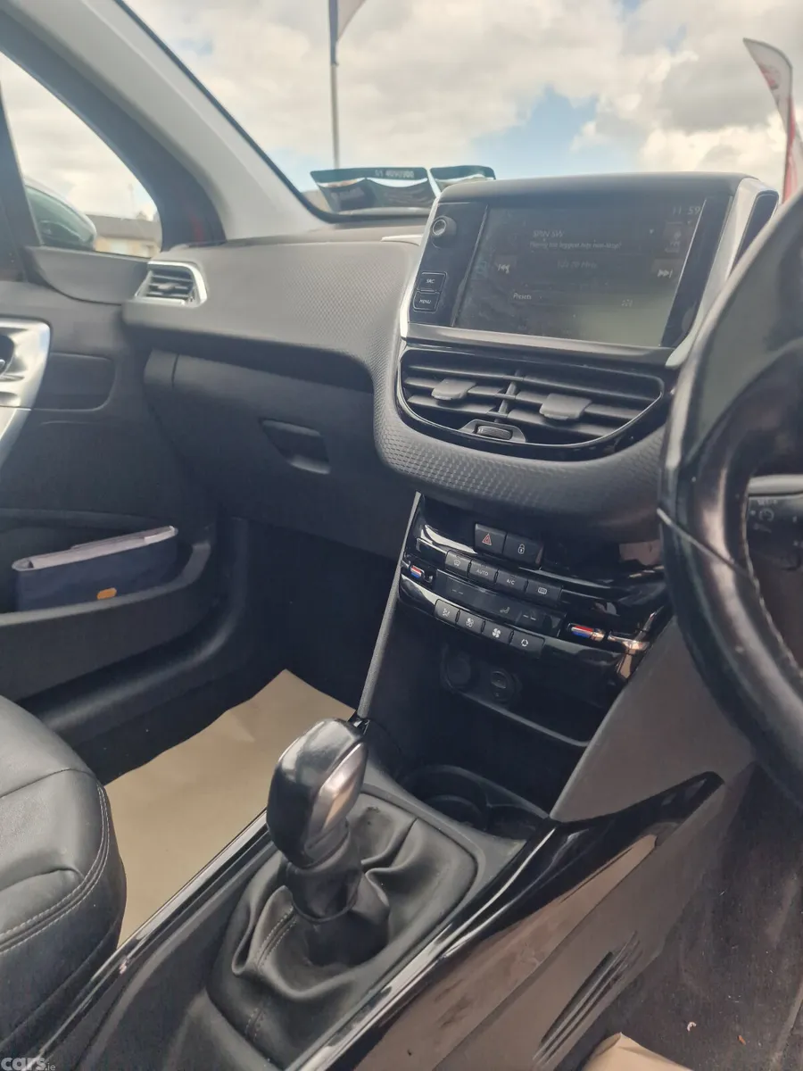 Peugeot 2008 SUV, Petrol, 2016, Red