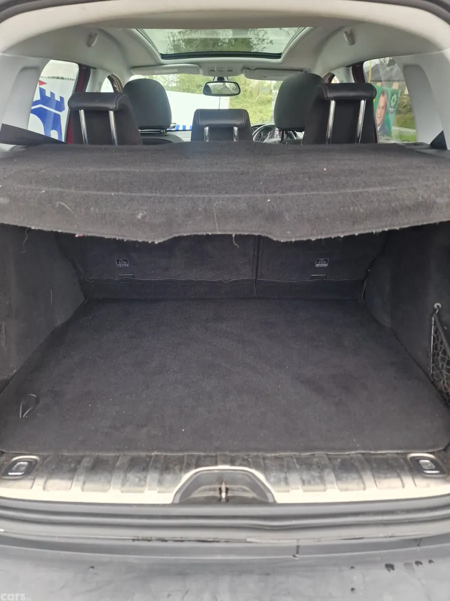 Peugeot 2008 SUV, Petrol, 2016, Red