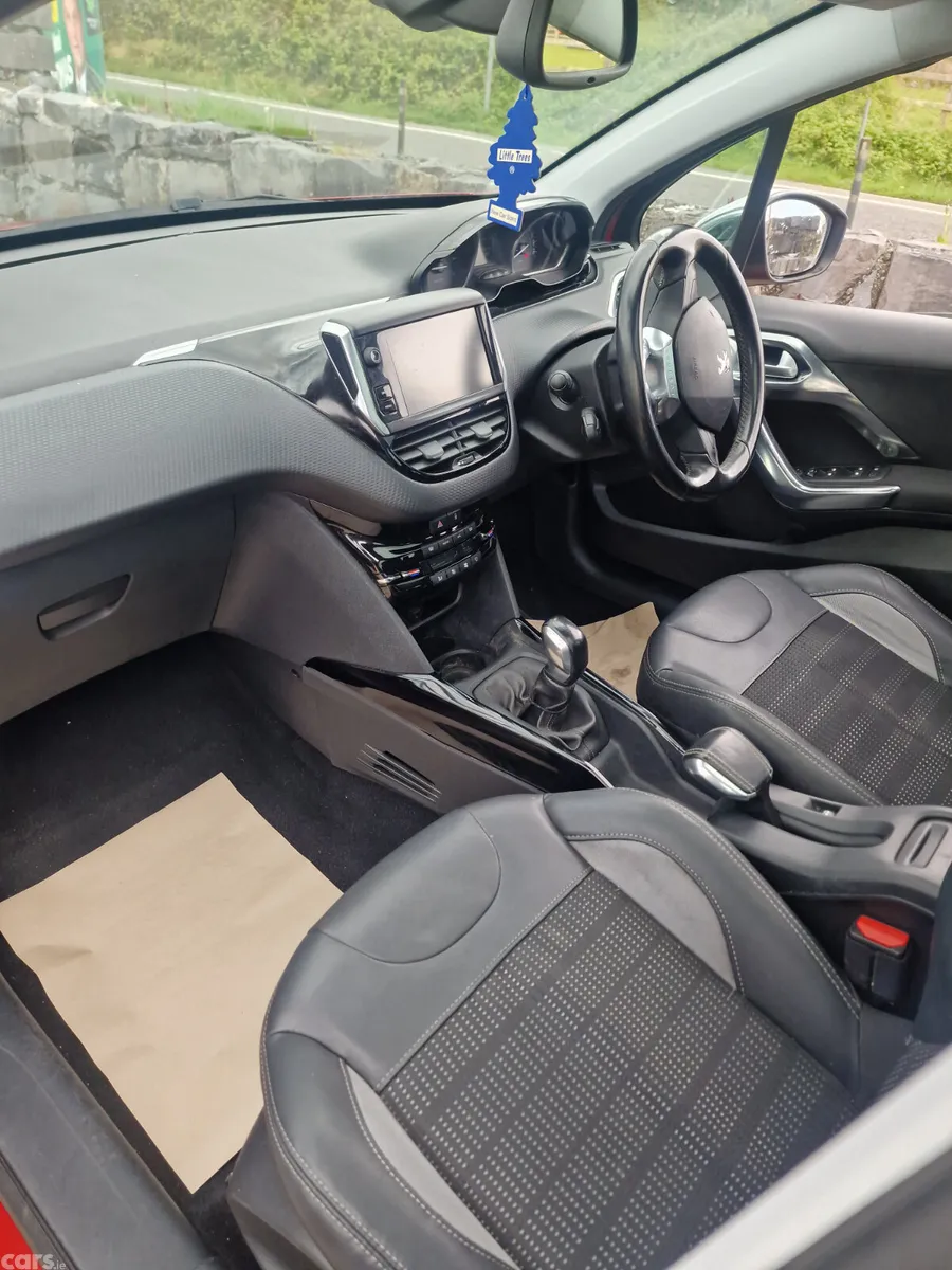 Peugeot 2008 SUV, Petrol, 2016, Red