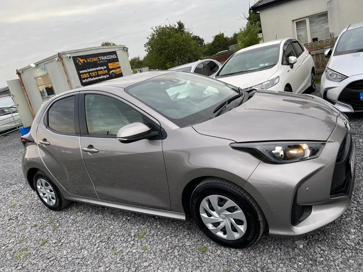 Toyota Yaris Hatchback, Petrol Hybrid, 2021, Brown