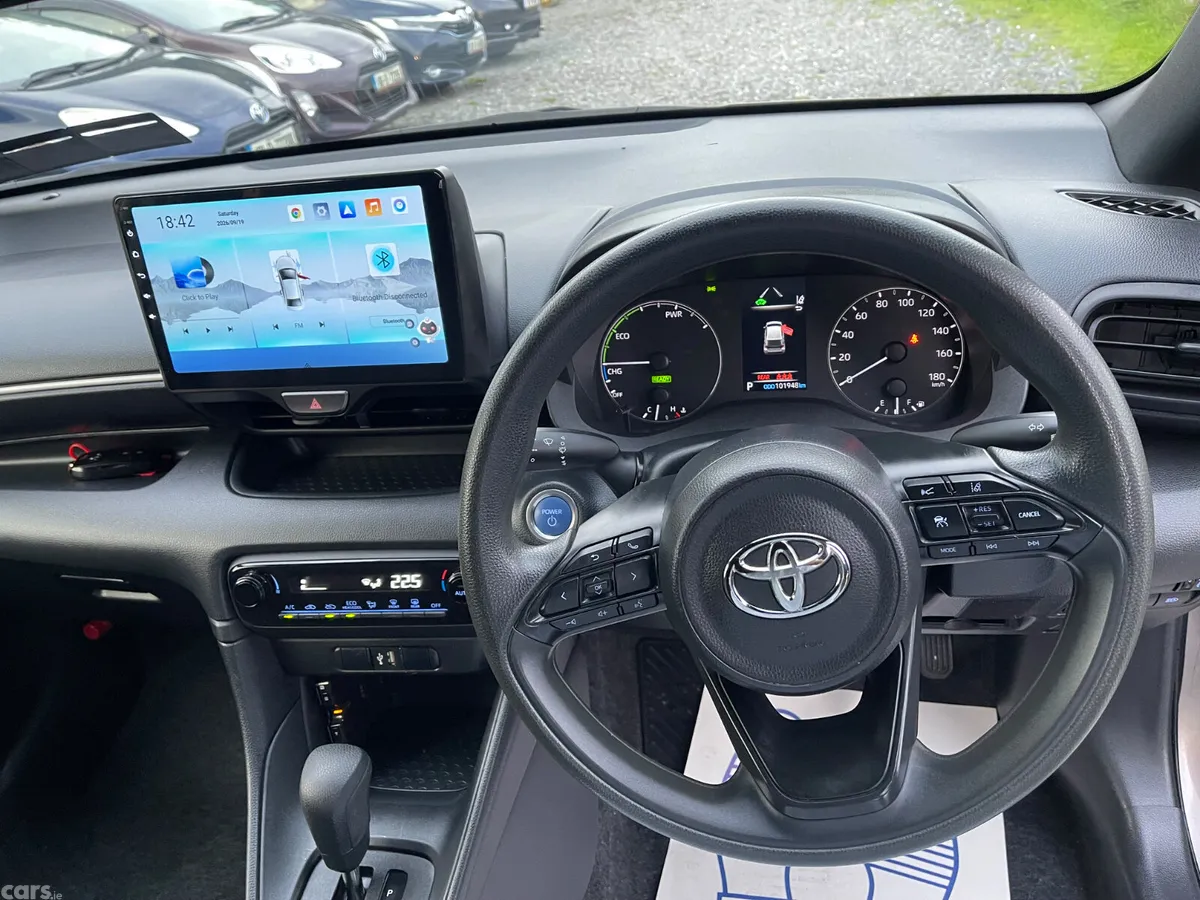 Toyota Yaris Hatchback, Petrol Hybrid, 2021, Brown