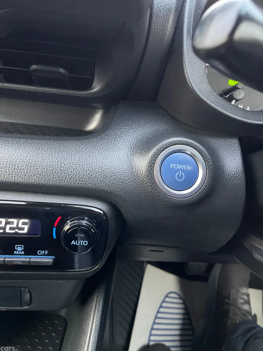 Toyota Yaris Hatchback, Petrol Hybrid, 2021, Brown