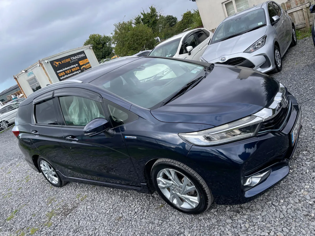 Honda Shuttle MPV, Petrol Hybrid, 2015, Blue