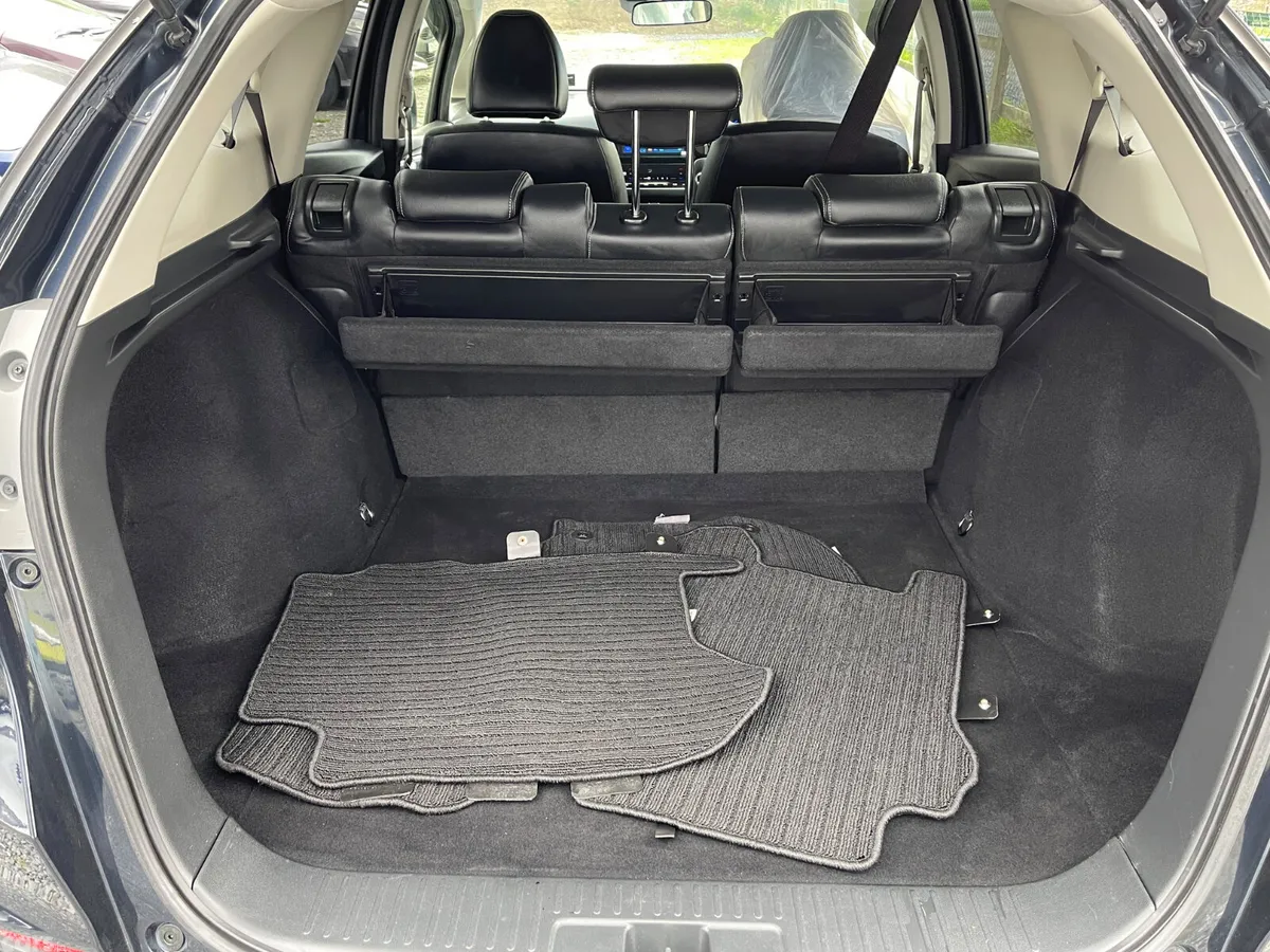 Honda Shuttle MPV, Petrol Hybrid, 2015, Blue