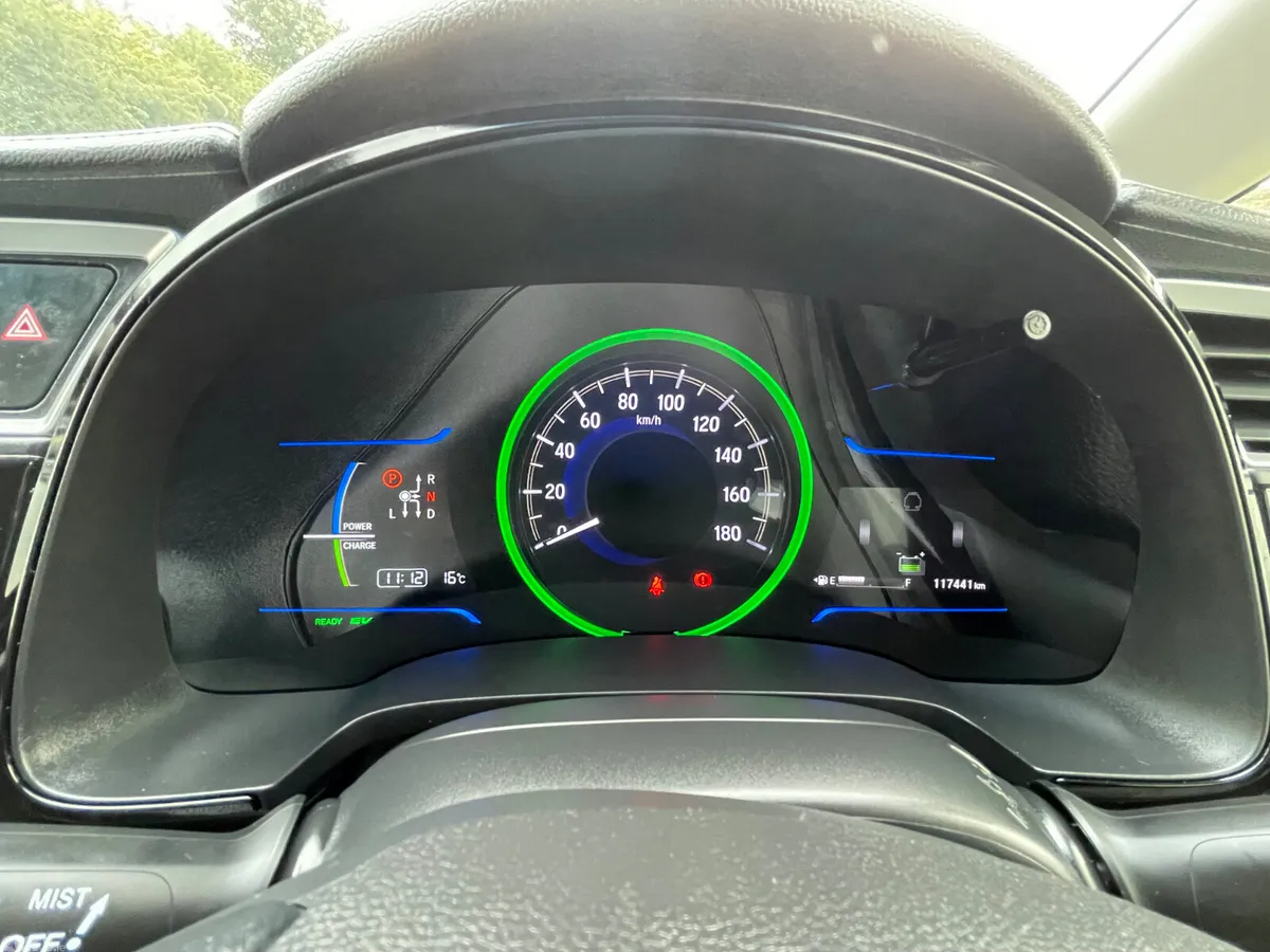 Honda Shuttle MPV, Petrol Hybrid, 2015, Blue