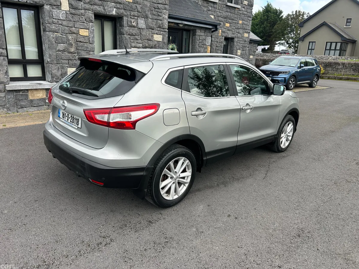 Nissan Qashqai Hatchback, Diesel, 2016, Silver