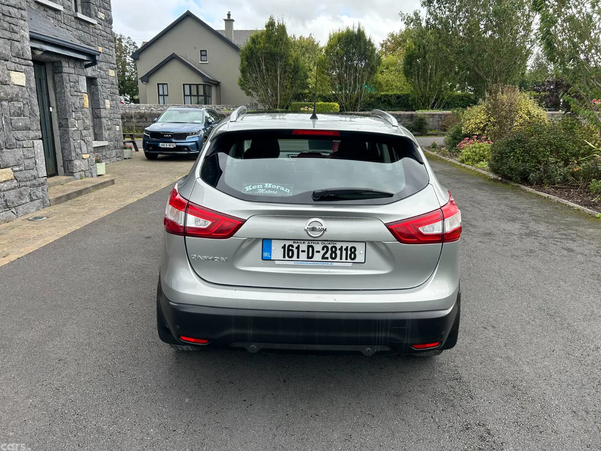 Nissan Qashqai Hatchback, Diesel, 2016, Silver