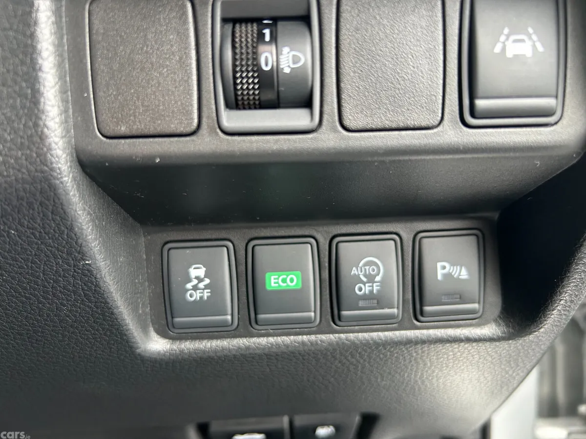 Nissan Qashqai Hatchback, Diesel, 2016, Silver