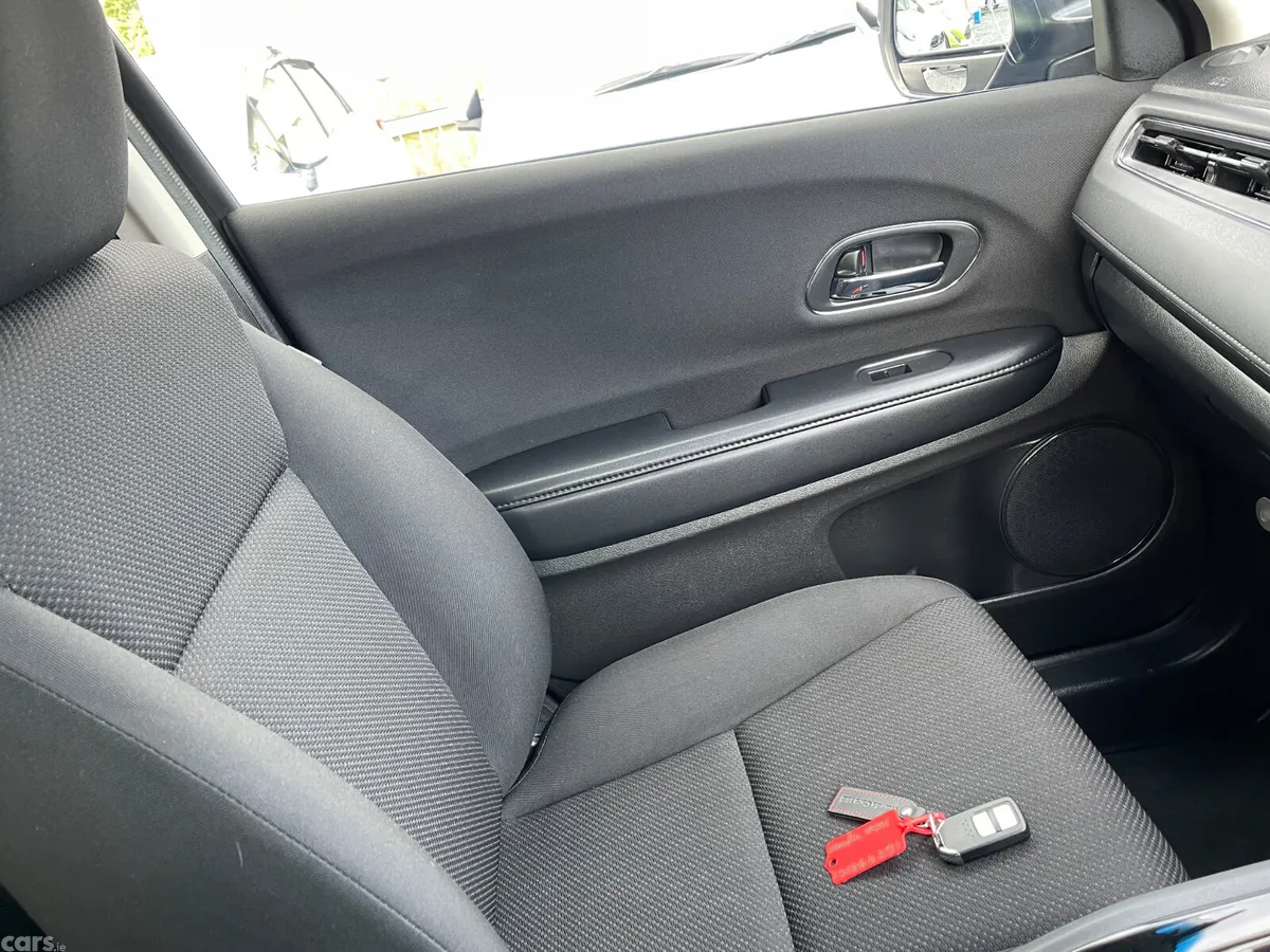 Honda Vezel Estate, Petrol Hybrid, 2015, Black