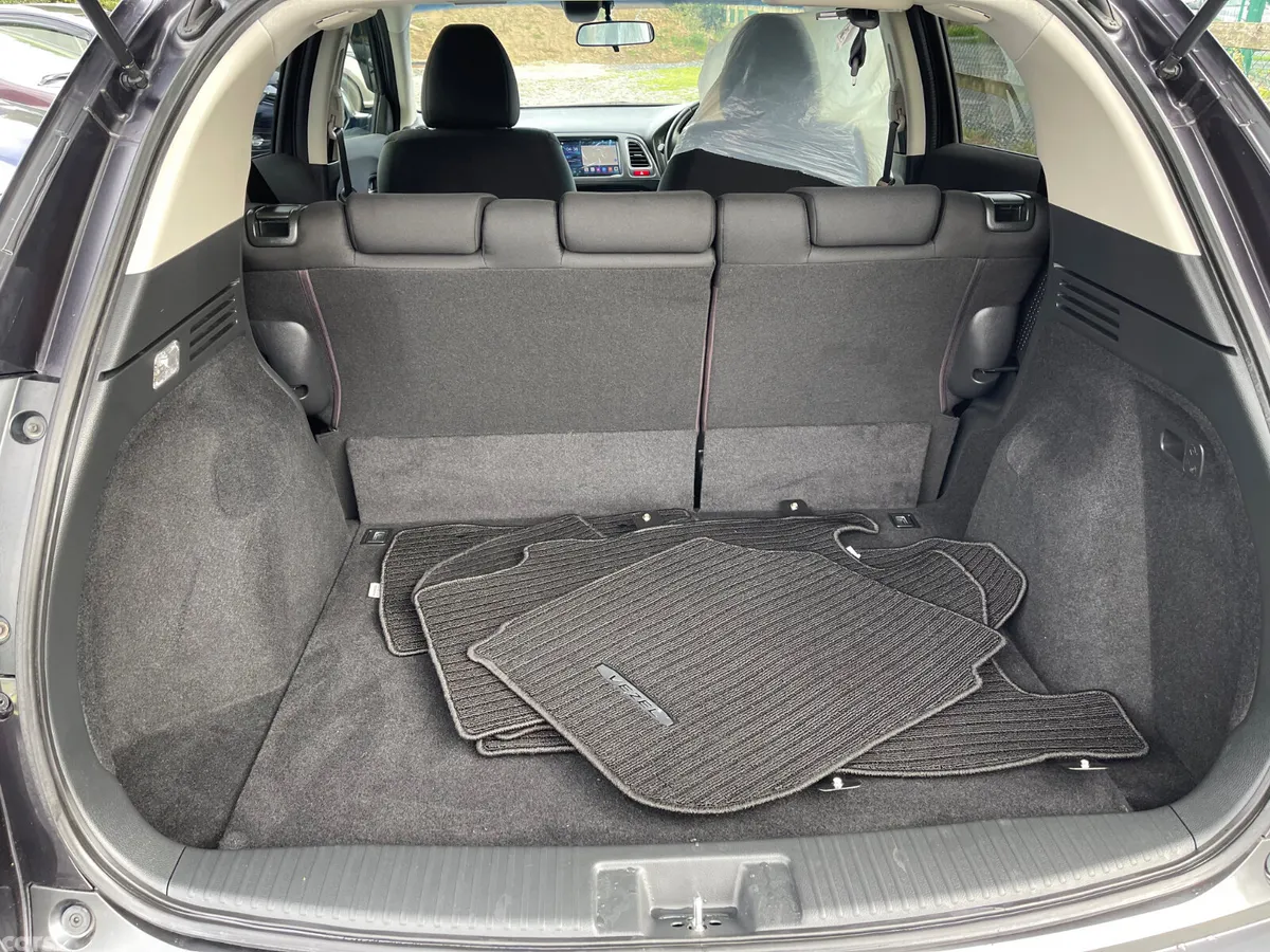 Honda Vezel Estate, Petrol Hybrid, 2015, Black