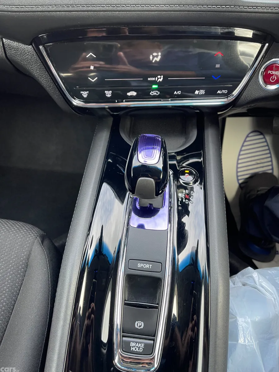 Honda Vezel Estate, Petrol Hybrid, 2015, Black