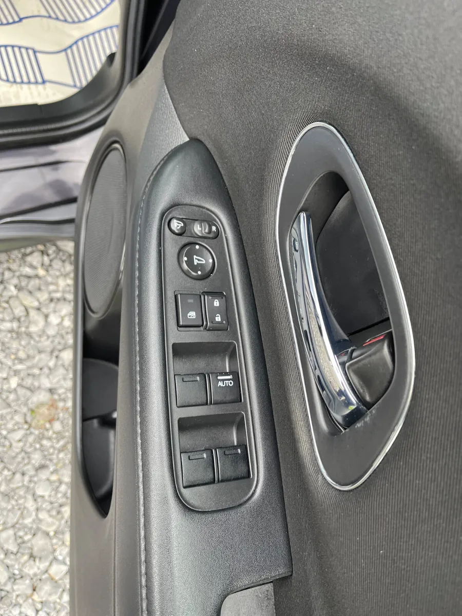 Honda Vezel Estate, Petrol Hybrid, 2015, Black