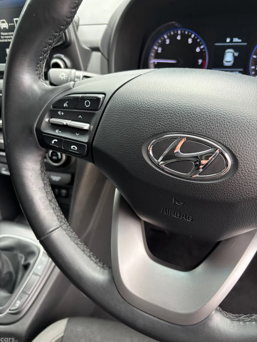 Hyundai KONA MPV, Petrol, 2019, White