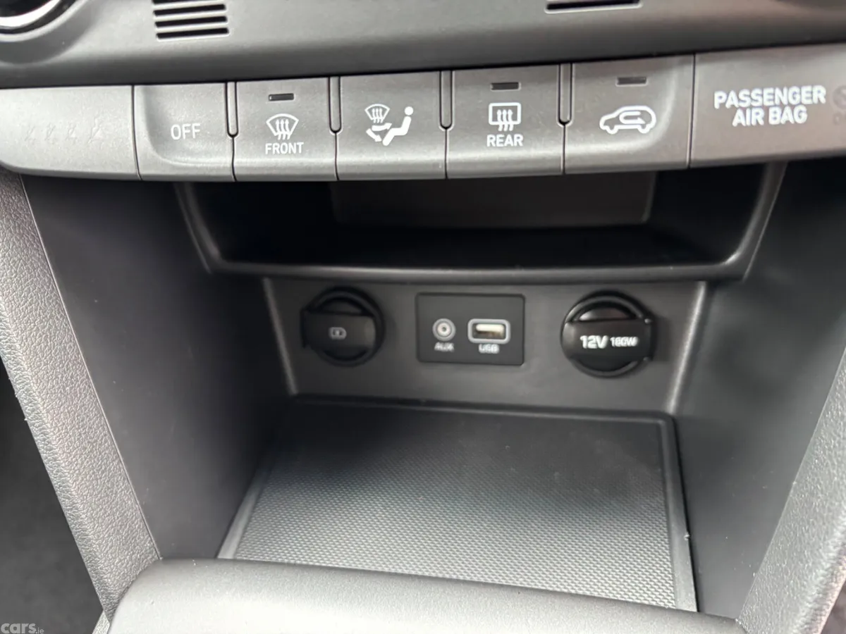 Hyundai KONA MPV, Petrol, 2019, White