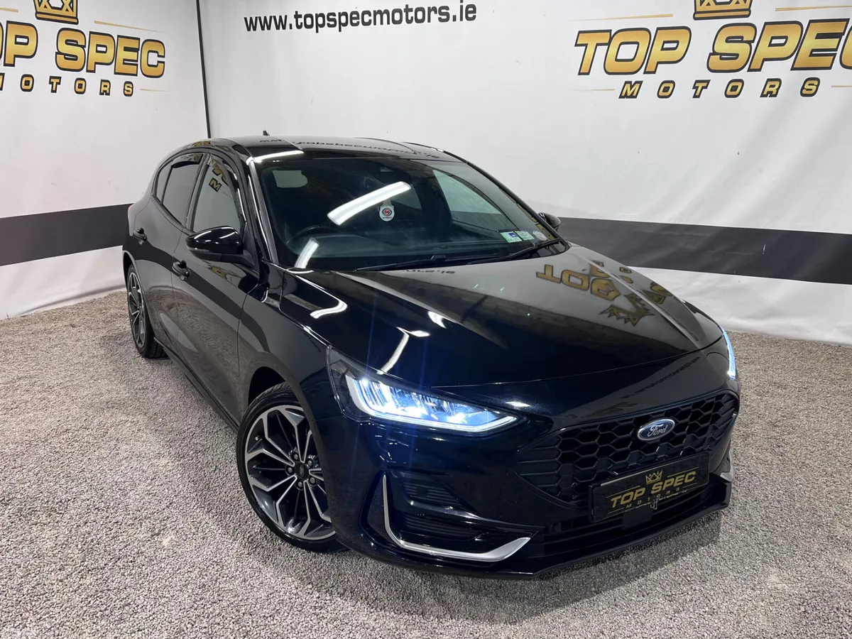 Ford Focus Hatchback, Diesel, 2022, Black