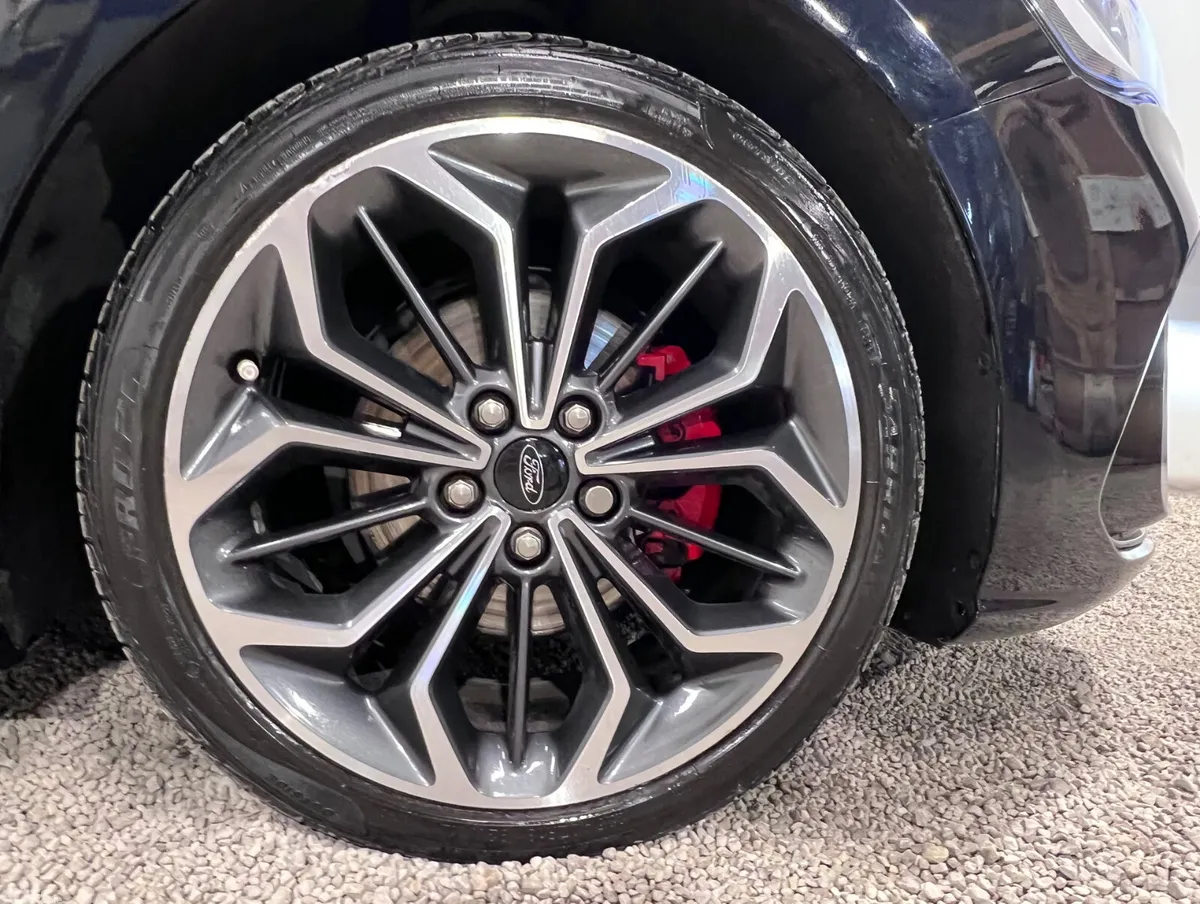 Ford Focus Hatchback, Diesel, 2022, Black