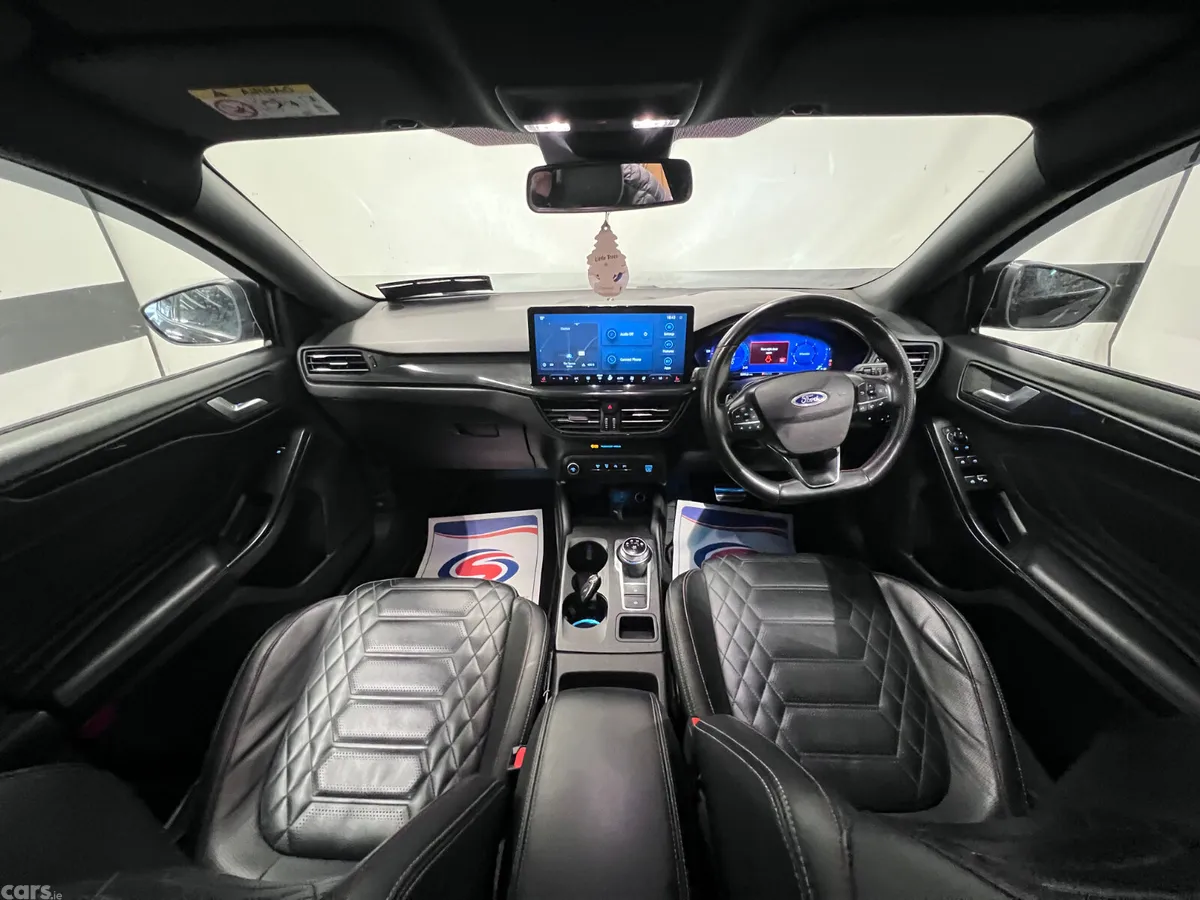 Ford Focus Hatchback, Diesel, 2022, Black