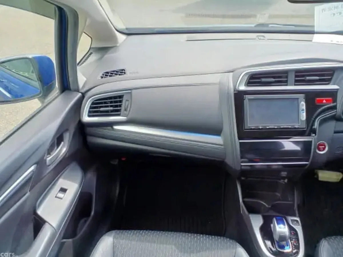 Honda Fit Hatchback, Petrol Hybrid, 2015, Blue